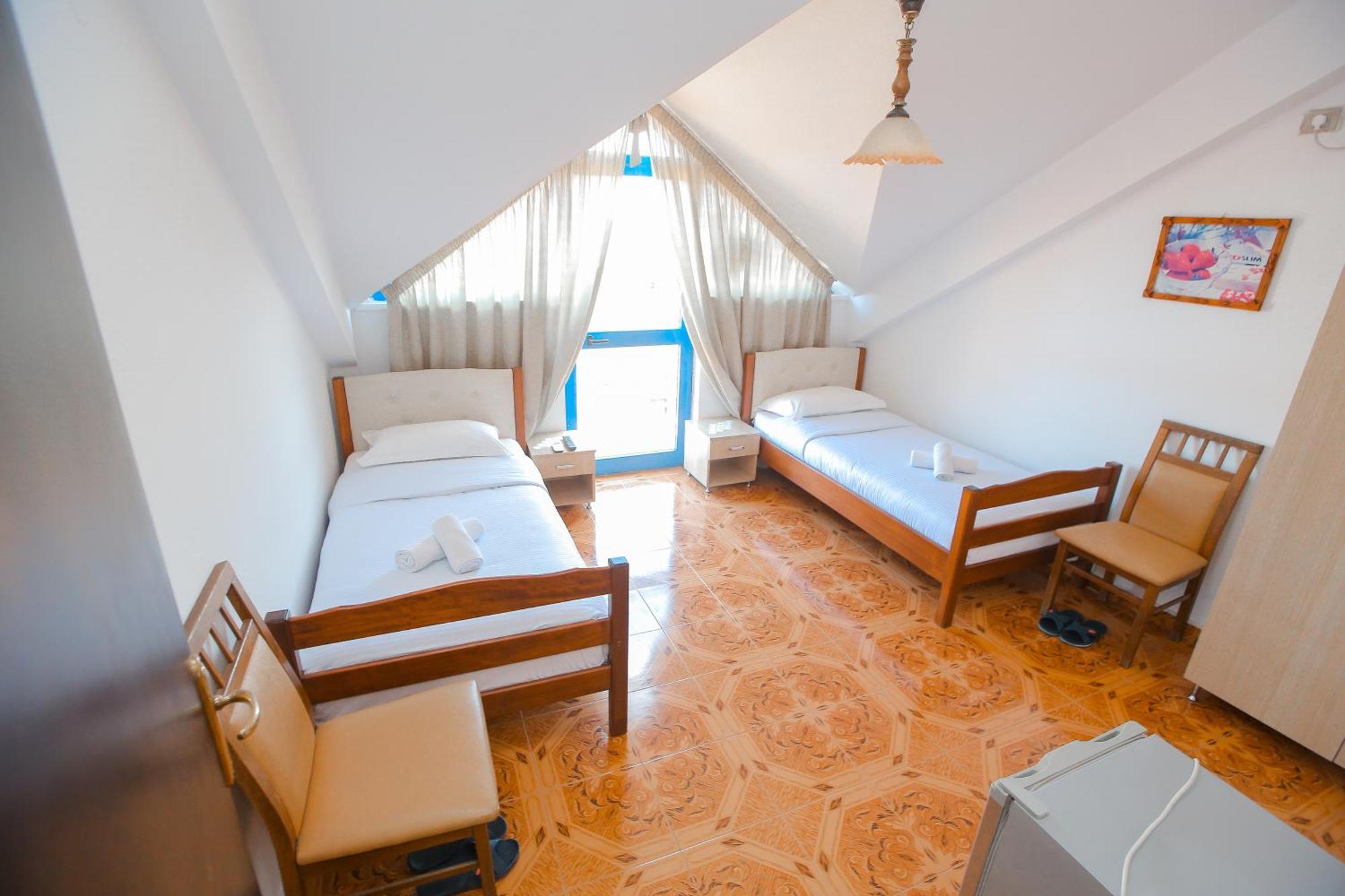 Hotel Ambasador Bahçallëk 外观 照片