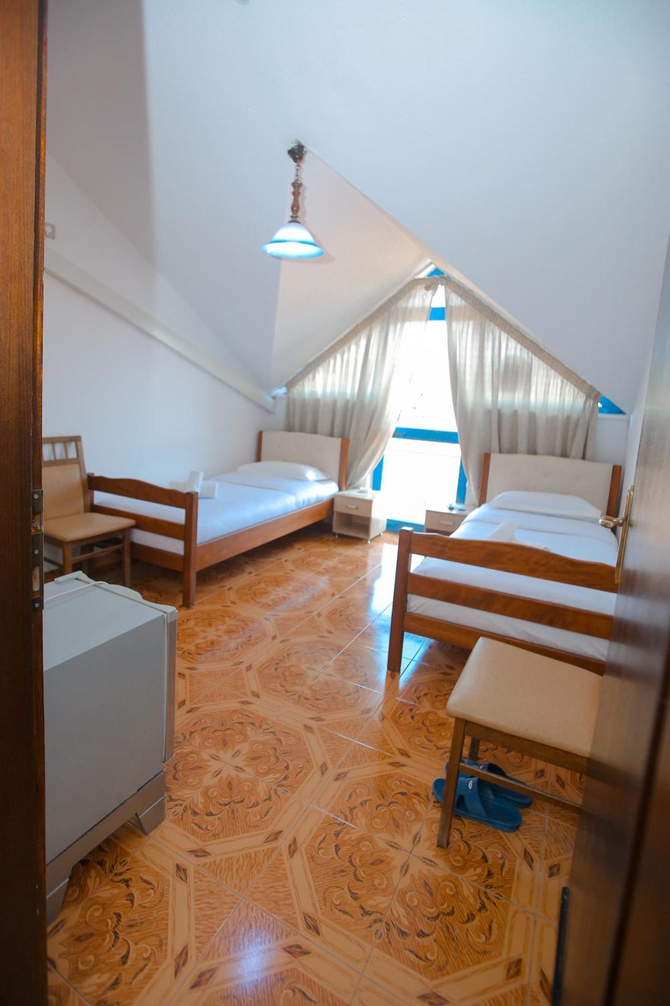 Hotel Ambasador Bahçallëk 外观 照片