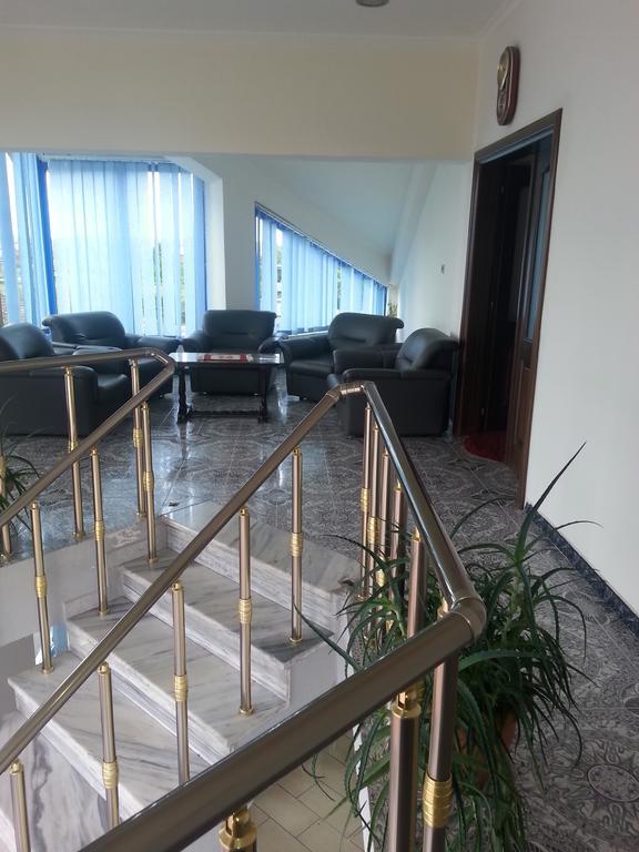 Hotel Ambasador Bahçallëk 外观 照片
